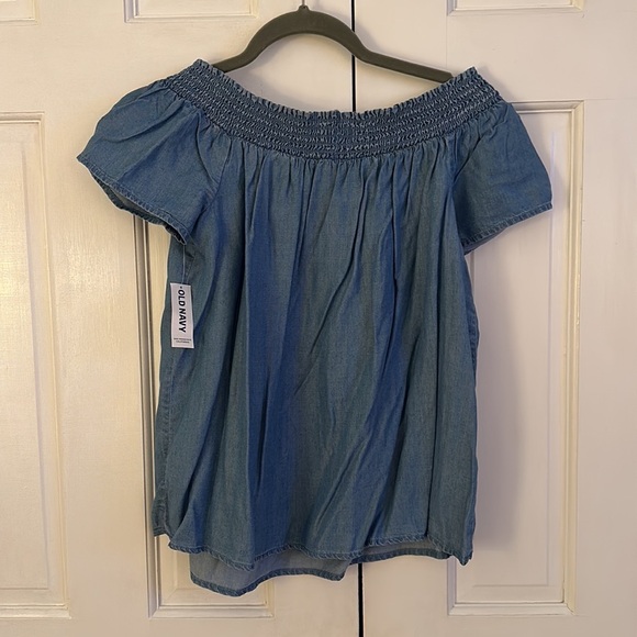 Old Navy off the shoulder Jean top - Picture 2 of 2